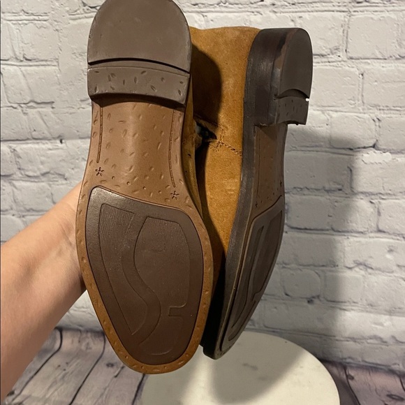 Franco Sarto Malina Tan Suede Leather Booties Sz 6 - Picture 7 of 9